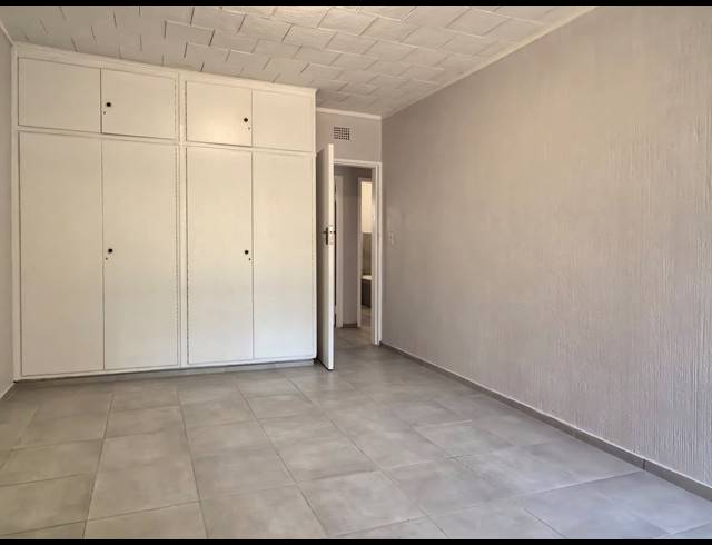 3 BEDROOM APARTMENT FOR SALE IN WINDSOR WEST